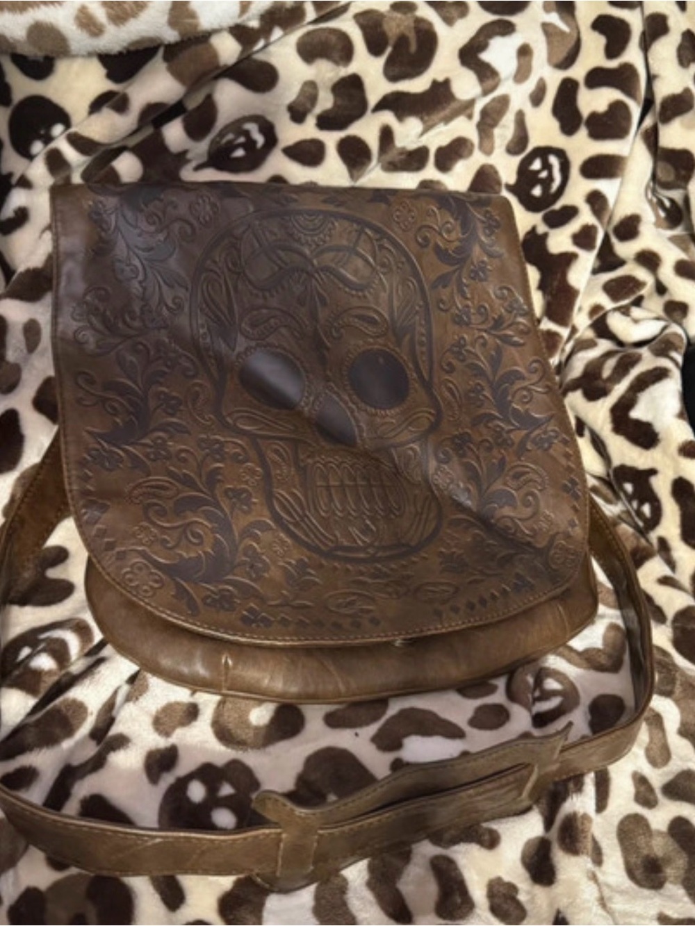 Loungefly Faux Leather Brown Embossed Sugar Skull crossbody/messenger bag - Picture 2 of 8